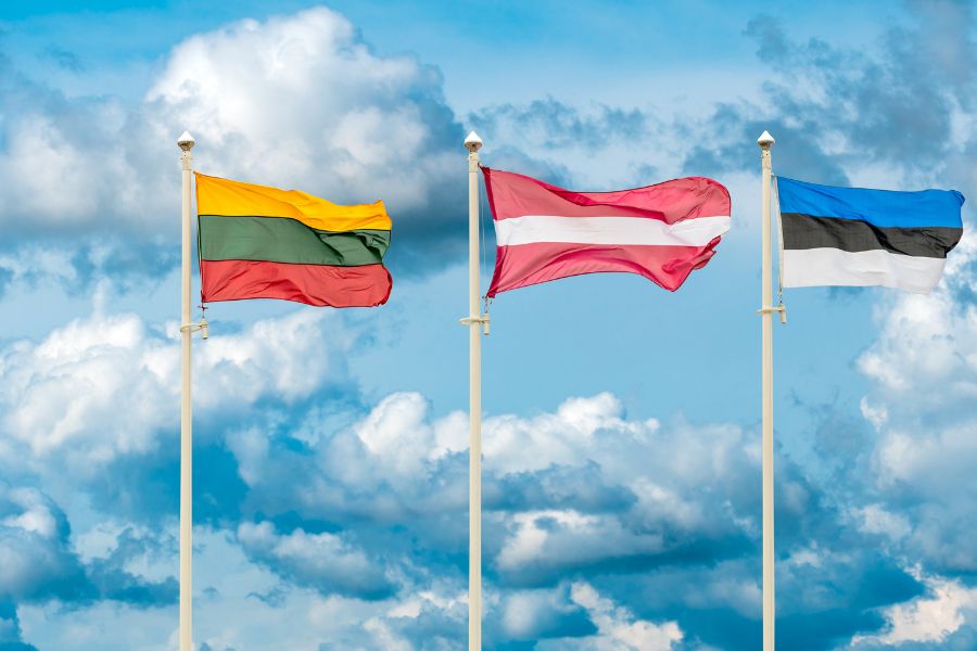 Балтийские страны и Польша сохраняют запрет на въезд туристов из России